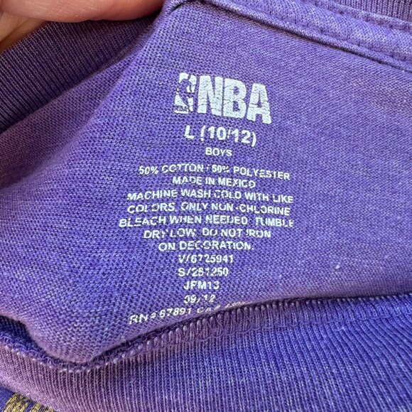 Los Angeles Lakers Boys Large Purple Graphic Tee 2012 NBA Licensed 50/50 Blend - Picture 2 of 12